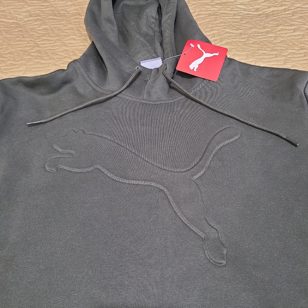 Puma embossed big cat logo hoodie size M